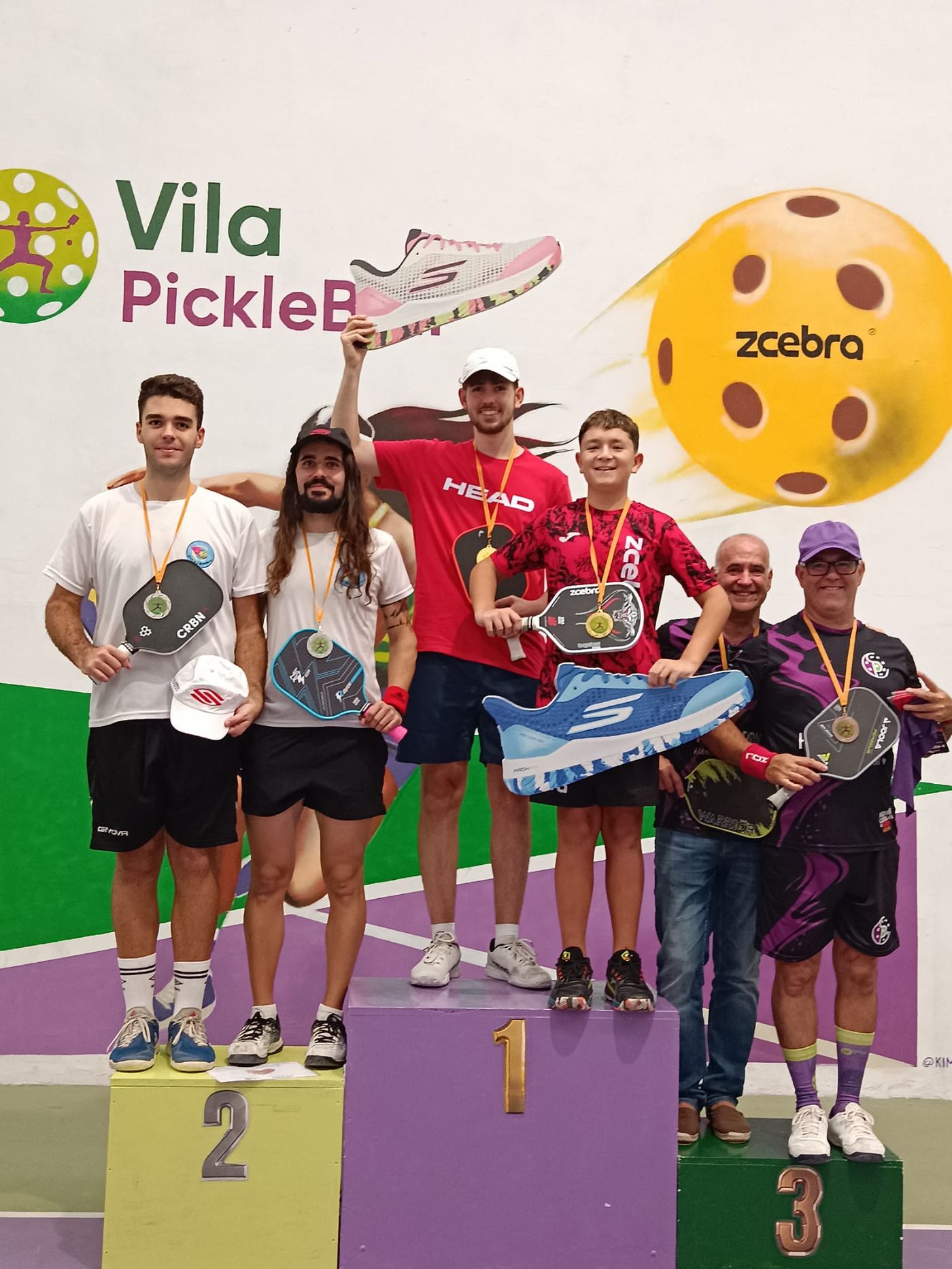 4 Seasons Autumn: Intensidad y diversión en el último torneo-del año en Vila Pickleball